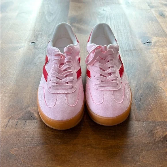 Madden Girl Giia Sneaker - Picture 2 of 7